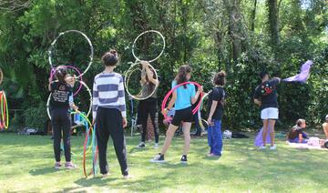 Alunos de projetos de circo participam de oficinas no Parque do Povo
