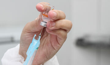 Interessados em receber 2ª dose de reforço contra Covid-19 devem se dirigir às unidades de saúde levando documento pessoal com foto e carteirinha de vacinação 