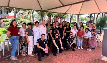 O “Saúde da Mulher na Praça” envolveu auriculoterapia, dicas de saúde e até maquiagem para as mulheres que passaram pela Praça Willy Barth no último sábado