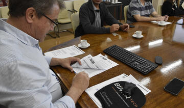 Ato na manhã desta quarta (9) na Sala de Reuniões do Gabinete do Prefeito fará obra ser retomada em breve; investimento do município será de R$ 489.018,28