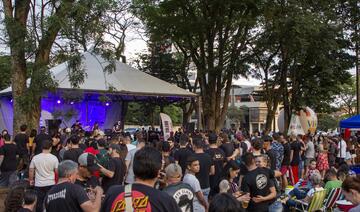 Evento realizado no último domingo (3) na Praça da Cultura teve shows com sete bandas de rock, adoção de 15 animais e doação de 460 quilos de ração