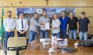 Ato na manhã desta terça (3) em favor da Cooperativa dos Produtores de Ovinos e Caprinos do Oeste do Paraná ocorreu na Sala de Reuniões do Gabinete do Prefeito