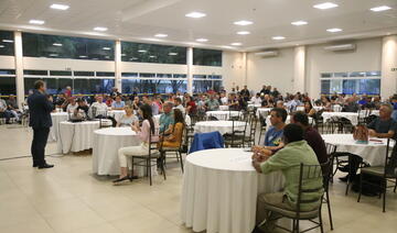 Emdur realiza encontro e homenageia trabalhadores por serviços prestados