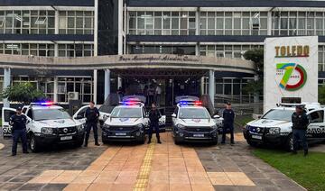 Os veículos foram entregues na manhã desta segunda-feira (15) em frente ao Paço Municipal