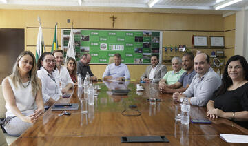 Projeto de Lei Nº 23/2024 foi sancionado pelo prefeito durante ato com a presença de vereadores e representantes da entidade