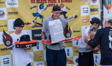 Eduardo Schommer Carlin dos Santos conquistou o ouro na categoria Iniciante Masculino/ Street em competição promovida durante o feriadão no Ginásio Tarumã, em Curitiba 