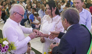 No último sábado (9), no Centro Multiuso Rosineia Zandonato Maciel de Oliveira, cerca de 650 pessoas prestigiaram a união de 52 casais no Casamento Coletivo
