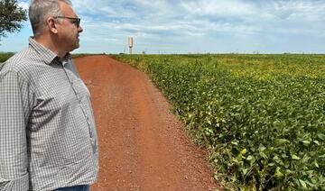 Durante visita em Linha Arapongas, no distrito de Vila Nova, prefeito Mario Costenaro vistoriou trechos da estrada rural