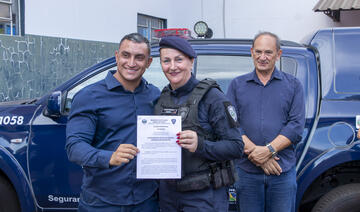 Marisa Lair Doetzbacher, com 30 anos de trabalho na Guarda Municipal de Toledo, recebeu a homenagem da corporação