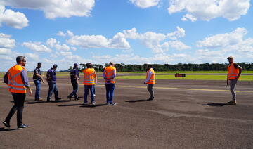 O Aeroporto Municipal Luiz Dalcanale Filho, em Toledo, passou por uma vistoria realizada por inspetores da Agência Nacional de Aviação Civil (Anac) entre quarta (19) e quinta-feira (20). O trabalho teve como objetivo verificar as condições do aeródromo e ratificar a certificação concedida pela própria agência, observando, também, as melhorias implementadas pela Prefeitura de Toledo para atender recomendações anteriores do órgão. A equipe da Anac foi composta pelos especialistas em regulação de aviação civil