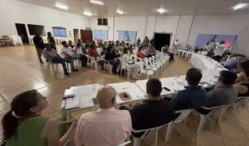 Equipe de secretariado da gestão Costenaro e Lucio de Marchi e vereadores se reuniram com lideranças do bairro
