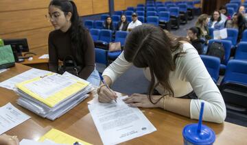 Na manhã desta terça-feira (13) a Secretaria de Recursos Humanos realizou a posse de 20 novos servidores para o município