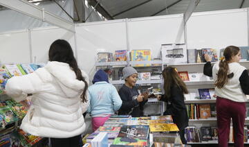 Na manhã desta segunda-feira (23), a Festa Literária de Toledo foi oficialmente iniciada com a visita da Escola Municipal São Francisco à feira do livro