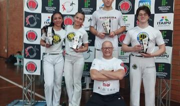 Jovens atletas de Toledo conquistaram cinco medalhas na 4ª Copa Oeste de Capoeira, em Foz do Iguaçu