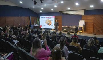 “Inteligência emocional e humanização” é temática de capacitação promovida pelas secretarias da Educação e Administração no anfiteatro do Ismael Sperafico