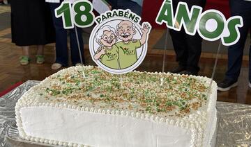 Festa teve bolo de aniversário, homenagens e baile dançante com a Banda Gralha Azul