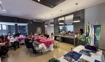 Nesta quarta-feira (17), a convite do Rotary Club Toledo Aliança, a Secretaria da Mulher realizou uma palestra a fim de alertar as pessoas sobre saúde mental e a violência contra a mulher