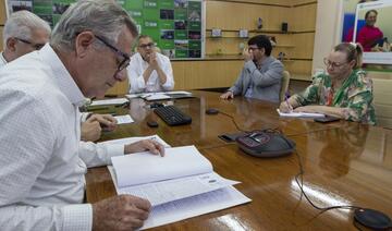 Na manhã desta quarta-feira (10) Alexandre Almeida Webber compareceu à Sala de Reuniões do Gabinete do Prefeito a fim de discutir assuntos legais quanto a prorrogação do terreno da Casa do Estudante
