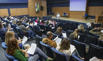 Nesta terça-feira (7) a Secretaria da Educação realizou uma formação com profissionais, a fim de refletir sobre as concepções e práticas do processo avaliativo e interventivo