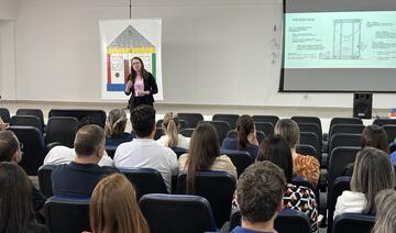 Evento realizado nesta quinta-feira (23), no Ciscopar, reuniu coordenadores e técnicos da 20ª Regional de Saúde para discutir estratégias de cuidado com a população