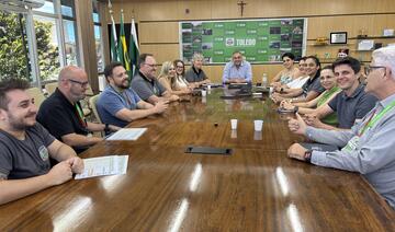 Reunião nesta quinta (8), no Gabinete do Prefeito, definiu estudo técnico para regularização de edificações conforme exigências do Corpo de Bombeiros