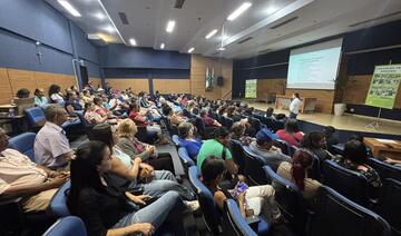Reunião tratou da importância de associações comunitárias e sobre atividades e cursos profissionalizantes obrigatórios