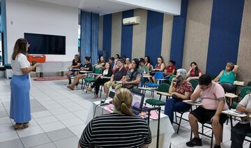 Encontro reuniu cerca de 40 participantes no Centro da Juventude, com orientações sobre direitos e serviços voltados às mulheres