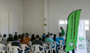 Iniciativa, que ofereceu serviços gratuitos da DPE-PR e da administração municipal, ocorreu nesta sexta-feira (24) no Centro Multiuso do Panorama/São Francisco