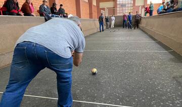 Nesta segunda-feira (8) a Secretaria de Esportes e Lazer realizou a abertura do torneio de Bocha Masculina 60+ no Centro Esportivo Lauri José Simon