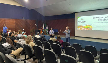 Atividade nesta quinta-feira (30) integra a Semana do Agricultor; na ocasião, comerciantes e produtores aprenderam e prestigiaram reconhecimento à queijaria