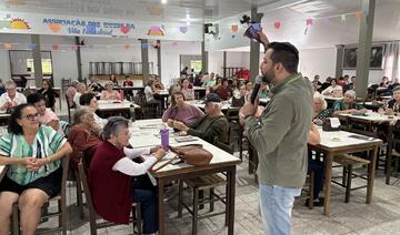 Atividade reuniu idosos para orientações sobre prevenção da violência e divulgou curso gratuito sobre uso de smartphones